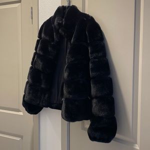 Chic Black Faux Fur Bomber Jacket